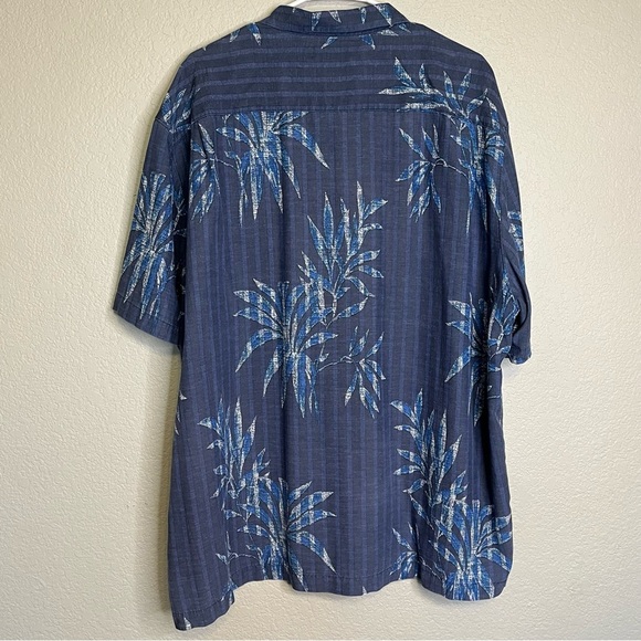 Caribbean Blue Floral Men's Button Down Hawaiian Shirt Size XXL - Picture 11 of 13
